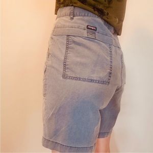 Vintage 90's Jansport khaki Field Shorts
Men's Size 34